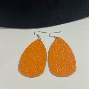 Orange hammered vintage leather teardrop Silvertone hook style earring bew